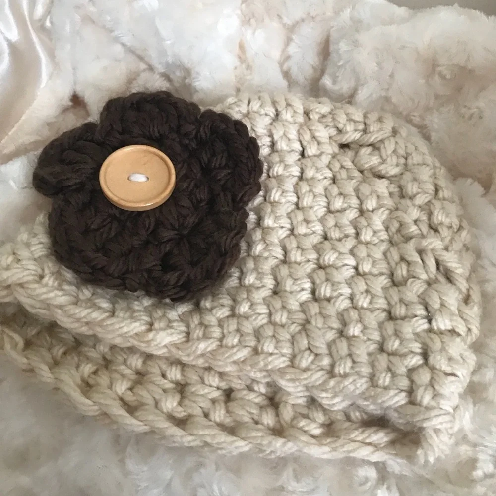 Vintage 1930s Handmade Girls Knit Flower Hat